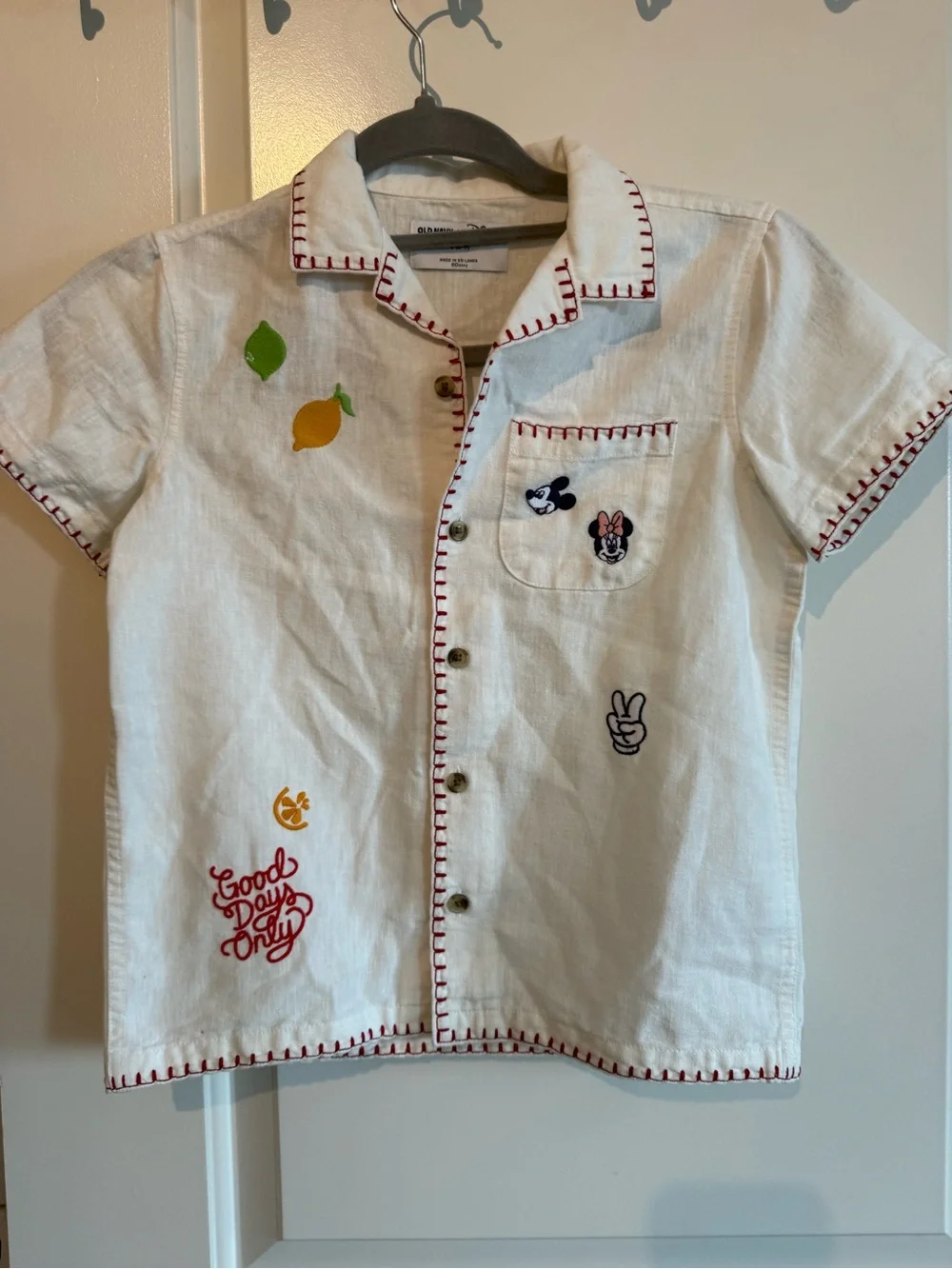 Old Navy x Disney Embroidered Linen Blend Button Up Size Small